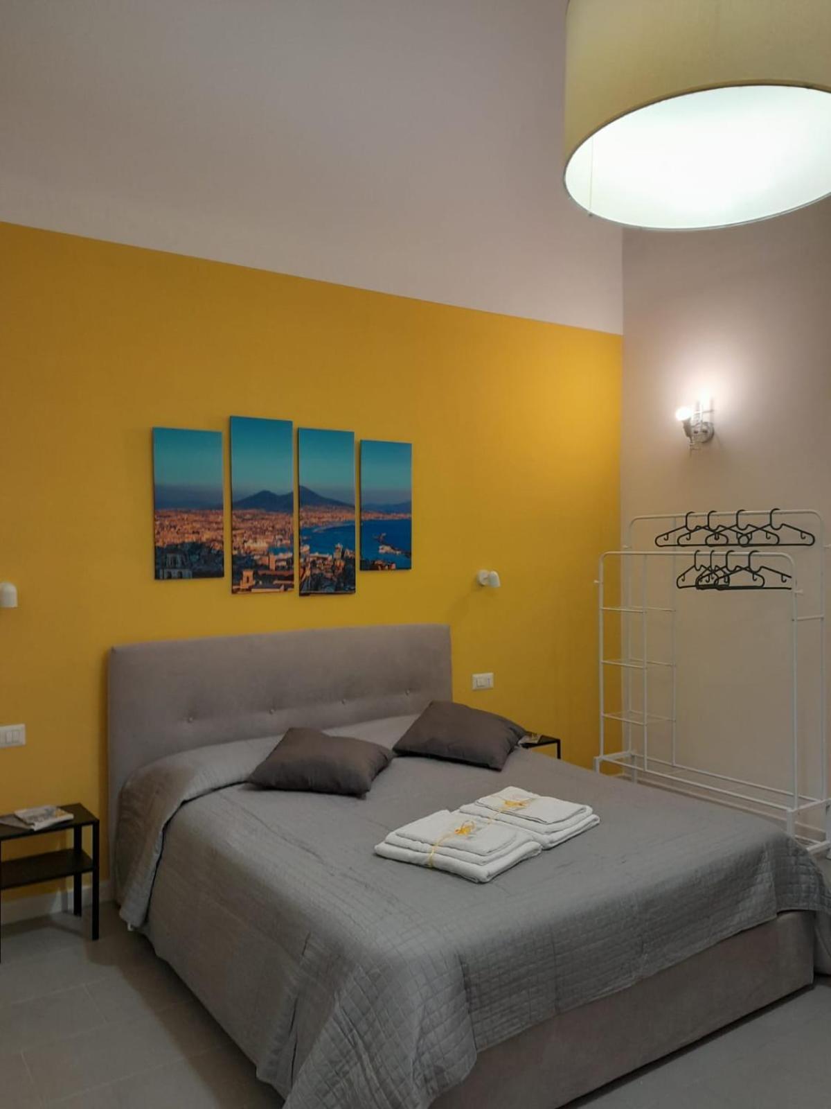 Monteoliveto 5 Bed & Breakfast Naples Exterior photo
